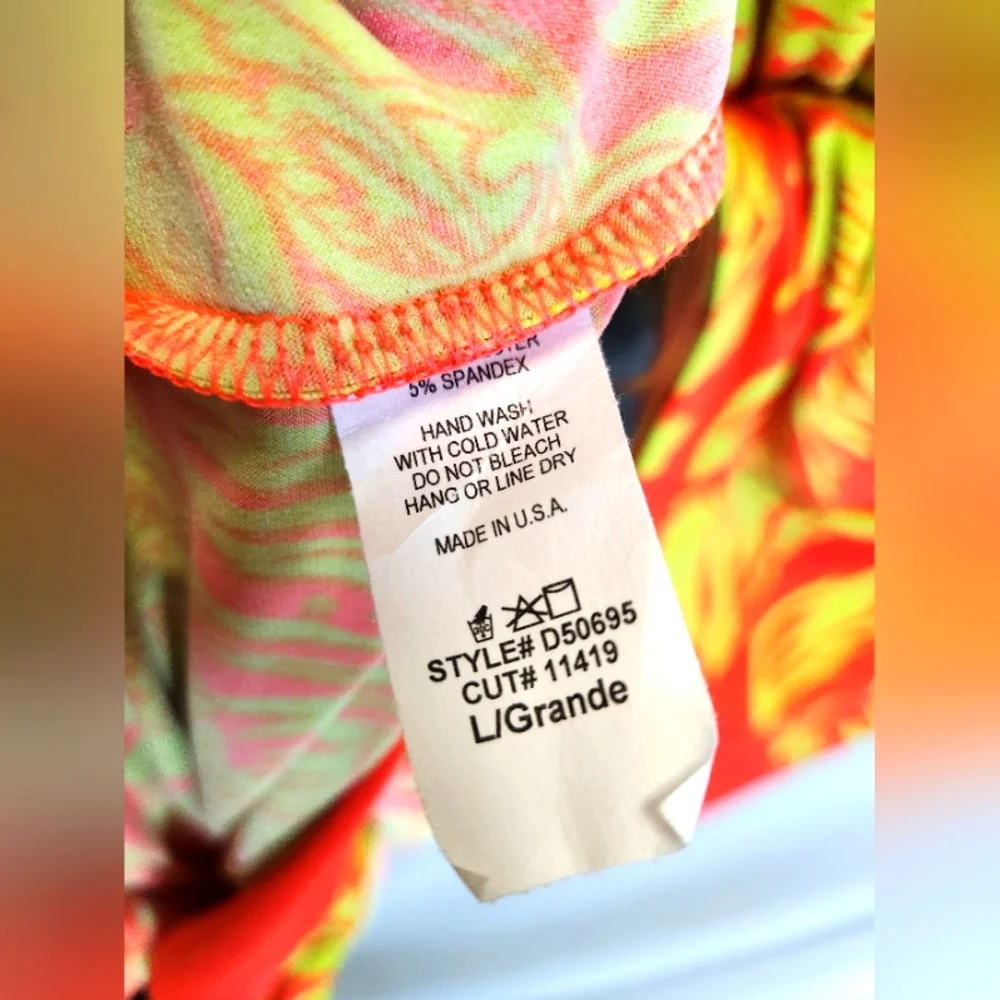 Bold Leaf Kaftan Vibrant Orange and Yellow. Mannequin Worn Only. - Picture 9 of 14